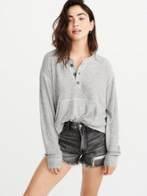 Load image into Gallery viewer, Cakimoda Womens Cozy Henley Sweatshirt
